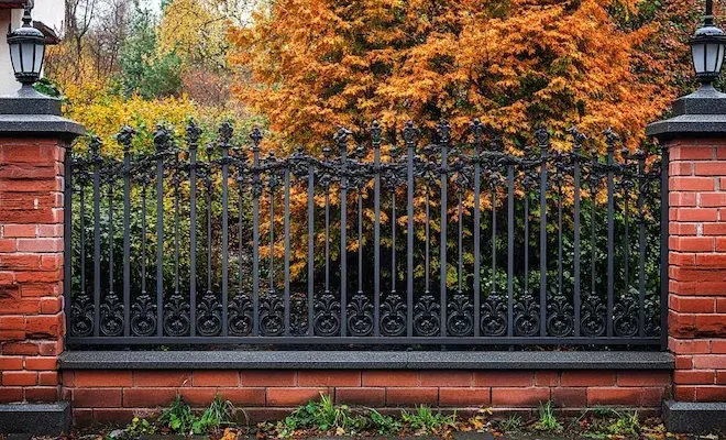 Moderne Zäune aus Polen