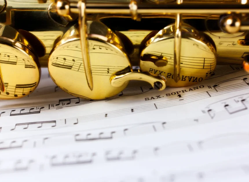 Jak brzmi saksofon altowy?
